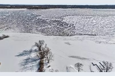 2135 W Shore Dr, Delafield, WI 53018 - Photo 42