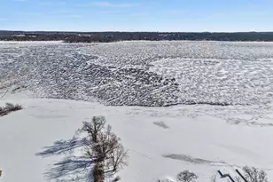 2135 W Shore Dr, Delafield, WI 53018 - Photo 42