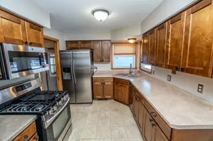 6349 Nabob Dr, West Bend, WI 53095 - Photo 6