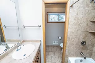 6349 Nabob Dr, West Bend, WI 53095 - Photo 14