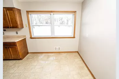 6349  Nabob Dr, West Bend, WI 53095 - Photo 8