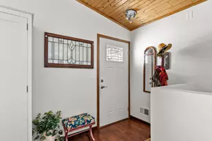 1209 E Thomas St, Manitowoc, WI 54220 - Photo 10