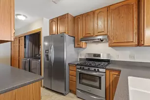 456 Hartford Square 4 Square, Hartford, WI 53027 - Photo 6