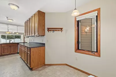 456  Hartford Square 4 Sq, Hartford, WI 53027 - Photo 8