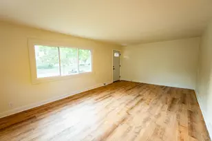 1153 N 11th Ave, West Bend, WI 53090 - Photo 10