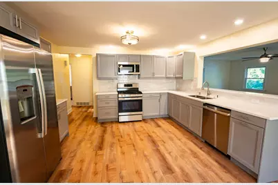 1153 N 11th Ave, West Bend, WI 53090 - Photo 12