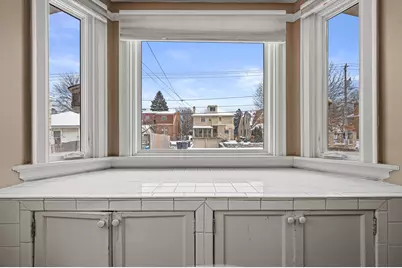 862 S 77th St, West Allis, WI 53214 - Photo 8