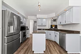 N53W15786 Creekwood Crossing, Menomonee Falls, WI 53051 - Photo 6