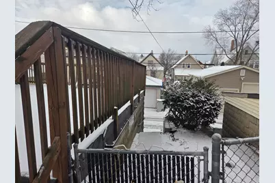 1035 S 33rd St, Milwaukee, WI 53215 - Photo 30