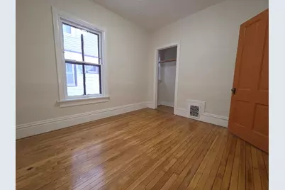 1035 S 33rd St, Milwaukee, WI 53215 - Photo 16