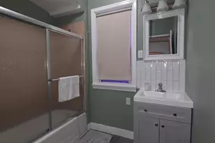 1035 S 33rd St, Milwaukee, WI 53215 - Photo 18