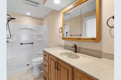 501  River Bluff Dr, Manitowoc, WI 54220 - Photo 18