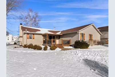 501  River Bluff Dr, Manitowoc, WI 54220 - Photo 4