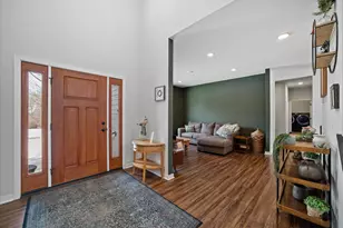 2000 Kathlynn Ct, Brookfield, WI 53045 - Photo 2