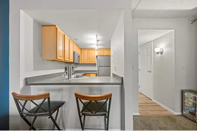 270 E Highland Ave #1043, Milwaukee, WI 53202 - Photo 6