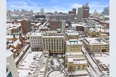 270 E Highland Ave #1043, Milwaukee, WI 53202 - Photo 26