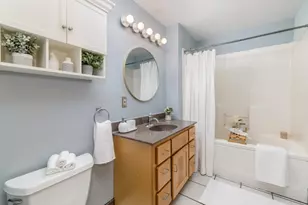 904 E Pearson St, Milwaukee, WI 53202 - Photo 10