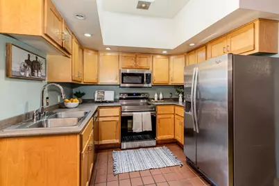 904 E Pearson St #113, Milwaukee, WI 53202 - Photo 4