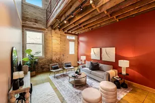 904 E Pearson St, Milwaukee, WI 53202 - Photo 2