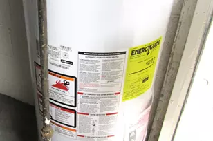 7837 N 60th St, Milwaukee, WI 53223 - Photo 32