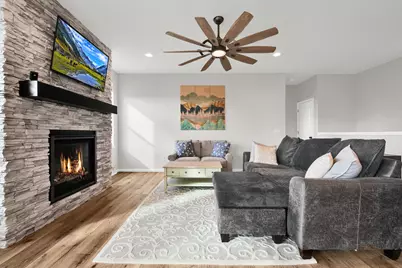 N62W21743  Augusta Pkwy, Menomonee Falls, WI 53051 - Photo 2