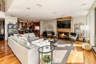 311 E Erie St, Milwaukee, WI 53202 - Photo 4