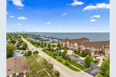 4100 S Lake Dr #313, Saint Francis, WI 53235 - Photo 4