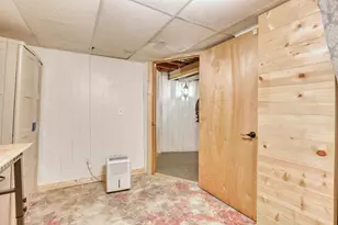 11031 W Ruby Ave, Wauwatosa, WI 53225 - Photo 52