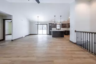 1827 Golden Gate Wy, Holmen, WI 54636 - Photo 8