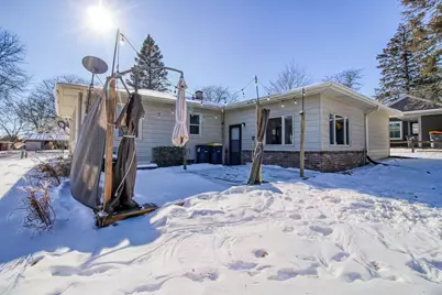 1016 W Glenn Dr, Waukesha, WI 53188 - Photo 16