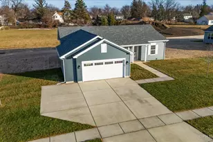 136 Spring Dr, Walworth, WI 53184 - Photo 34