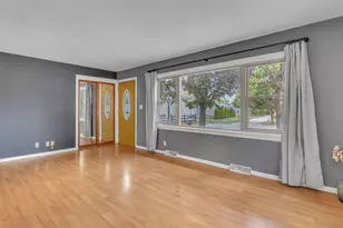 521 Prospect Ave, Sheboygan Falls, WI 53085 - Photo 2