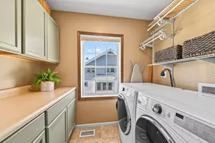 8152 Stickney Ave, Wauwatosa, WI 53213 - Photo 22