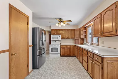 1414  Hilltop Ln, Plymouth, WI 53073 - Photo 4