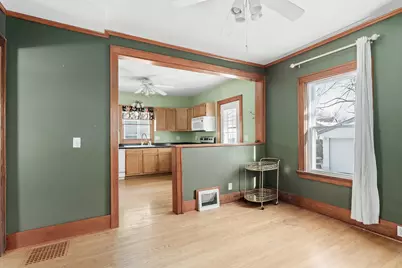 207 N Prairie Ave, Waukesha, WI 53186 - Photo 12