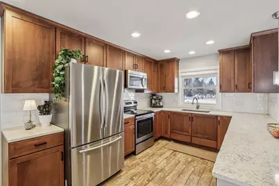 3570 S Russel Rd, New Berlin, WI 53151 - Photo 12