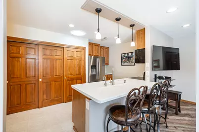 372  Hartford Sq #6, Hartford, WI 53027 - Photo 6