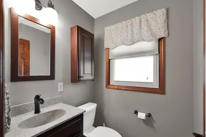 2760 N Park Dr, Wauwatosa, WI 53222 - Photo 14