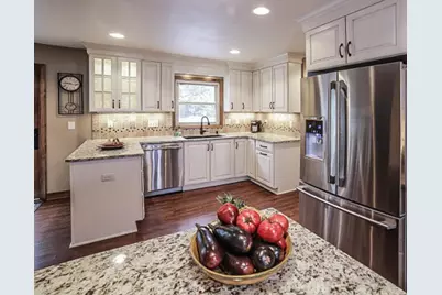 2760 N Park Dr, Wauwatosa, WI 53222 - Photo 6