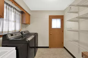 2760 N Park Dr, Wauwatosa, WI 53222 - Photo 16