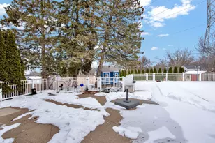 2760 N Park Dr, Wauwatosa, WI 53222 - Photo 28