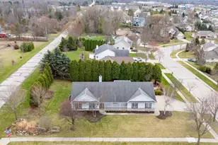 1151 Glacier Pass, Slinger, WI 53086 - Photo 4