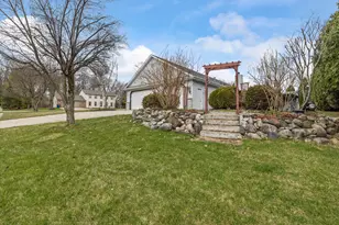 1151 Glacier Pass, Slinger, WI 53086 - Photo 6