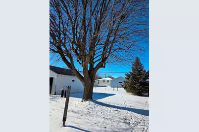 1132 S 35th St, Manitowoc, WI 54220 - Photo 22