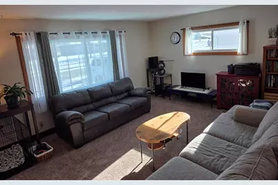 1132 S 35th St, Manitowoc, WI 54220 - Photo 2