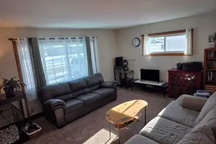 1132 S 35th St, Manitowoc, WI 54220 - Photo 2