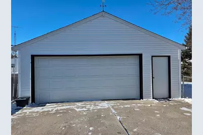 1132 S 35th St, Manitowoc, WI 54220 - Photo 24