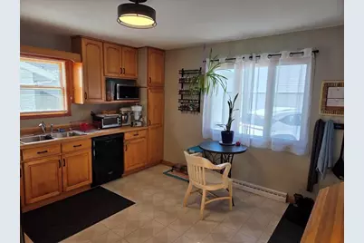 1132 S 35th St, Manitowoc, WI 54220 - Photo 6