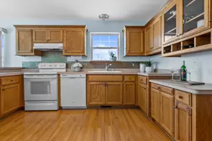 2607 Fox River Pkwy, Waukesha, WI 53189 - Photo 10