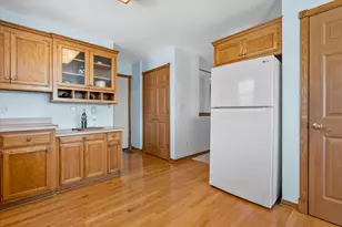 2607 Fox River Pkwy, Waukesha, WI 53189 - Photo 8